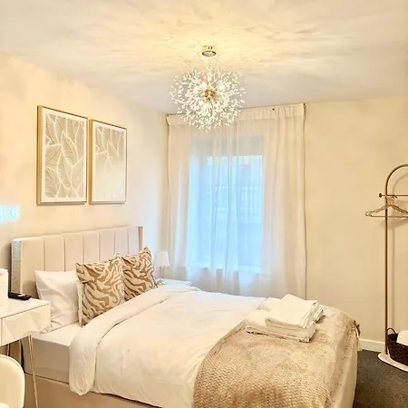 Апартаменты Lux - 2br Centre - Ground Floor With Free Parking