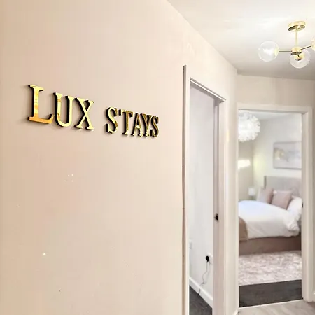 Lux - 2br Centre - Ground Floor With Free Parking *